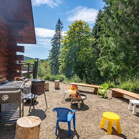 Horská chata Piros - Sauna - Jacuzzi - Beautiful Scenery - Kids Playground - In The Forest *