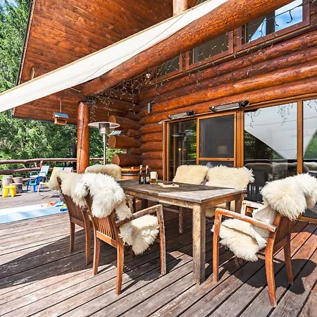Piros - Sauna - Jacuzzi - Beautiful Scenery - Kids Playground - In The Forest Horská chata *