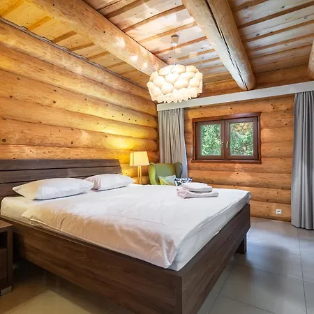 Horská chata Piros - Sauna - Jacuzzi - Beautiful Scenery - Kids Playground - In The Forest *